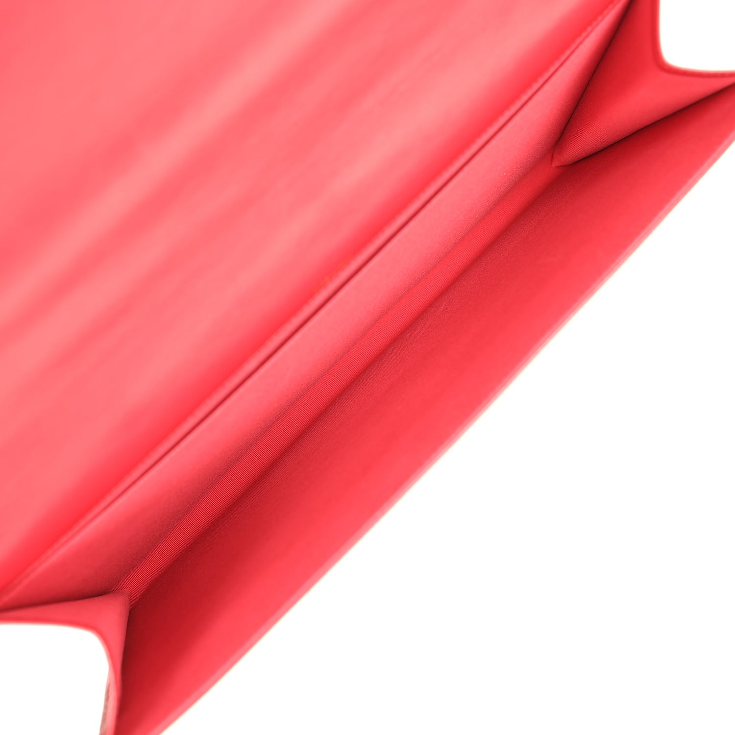 chanel-xxl-cc-clutch-red-shiny-crumpled-calfskin-gold-metal-1