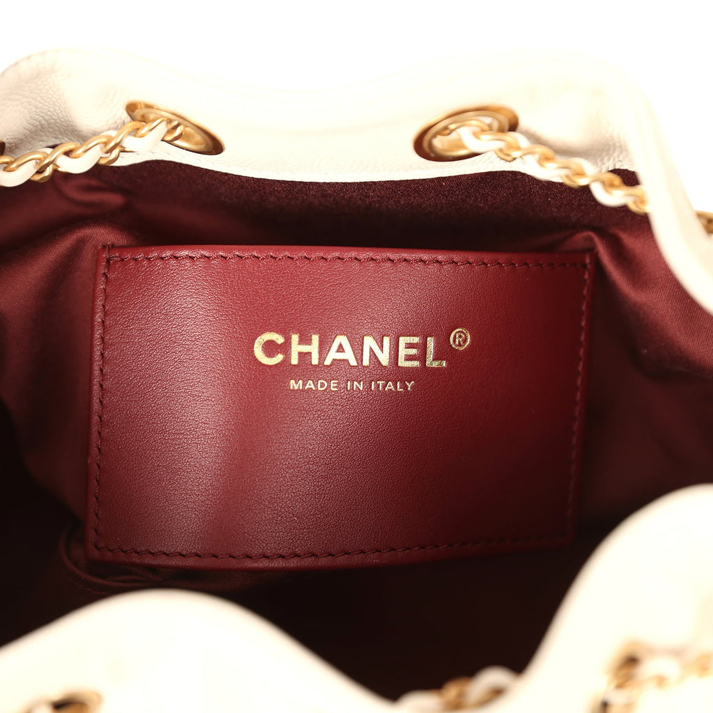 chanel-mini-25-hobo-bag-white-caviar-antique-gold-metal-5