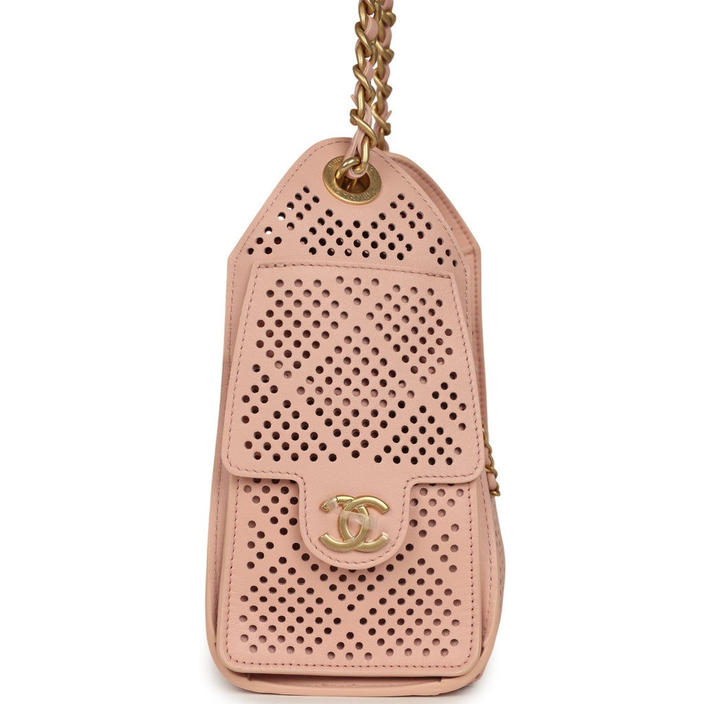 chanel-mini-25-hobo-bag-light-pink-perforated-calfskin-antique-gold-metal