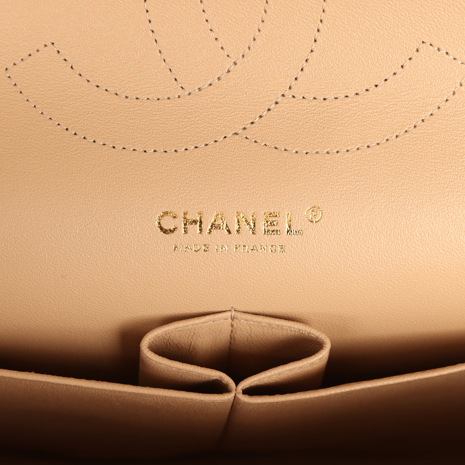 pre-owned-chanel-jumbo-classic-double-flap-bag-light-beige-caviar-gold-metal-2