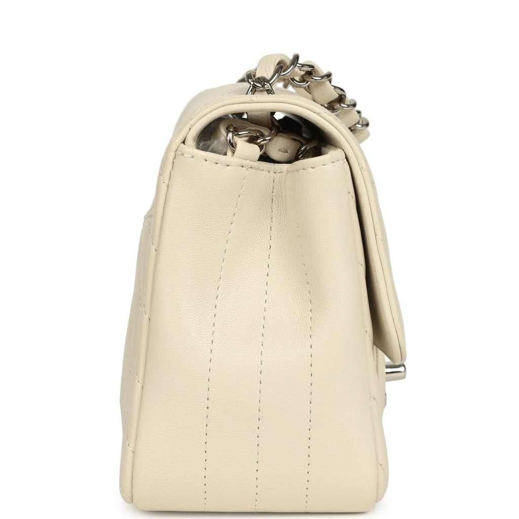 pre-owned-chanel-mini-chevron-square-flap-bag-ivory-lambskin-silver-metal