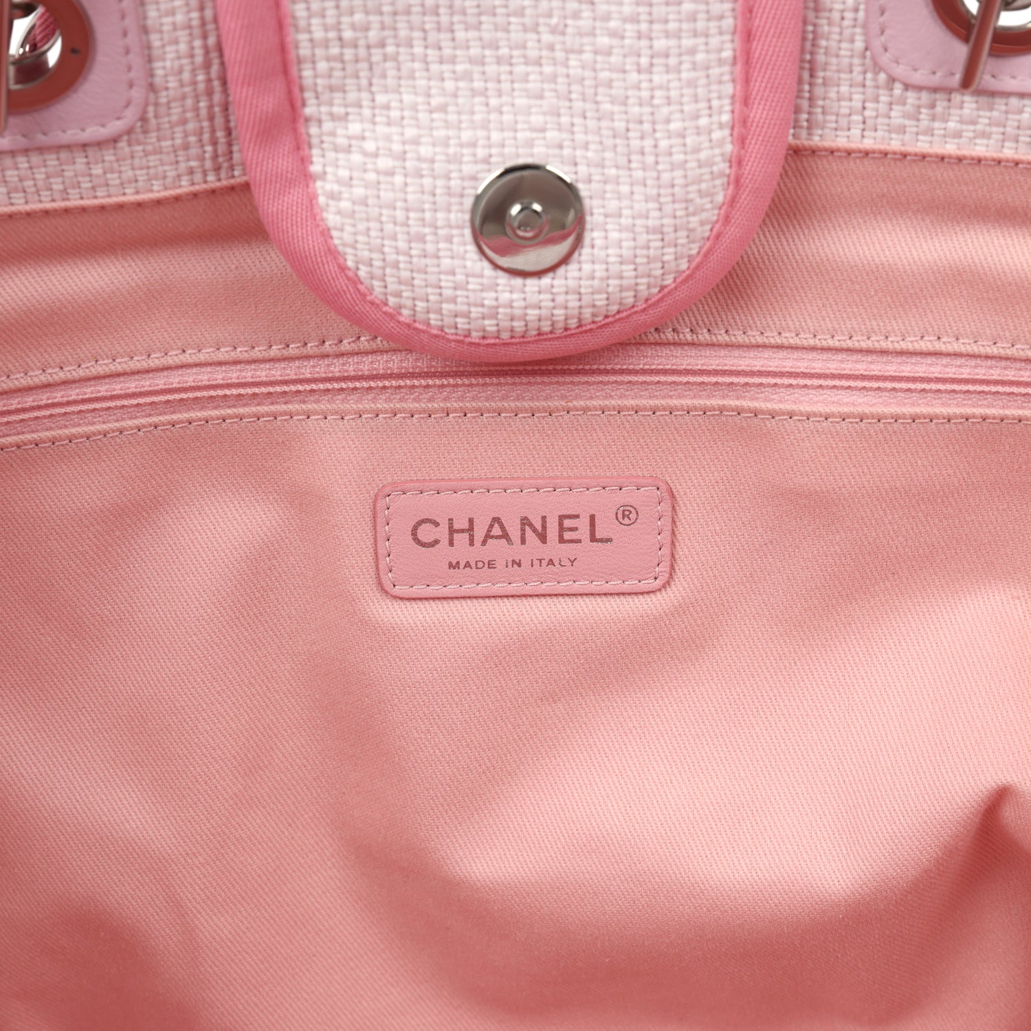 pre-owned-chanel-medium-deauville-shopping-tote-light-pink-raffia-and-canvas-silver-metal