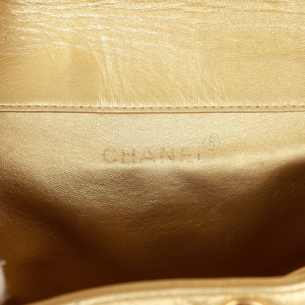 vintage-chanel-duma-backpack-gold-metallic-lambskin-gold-metal