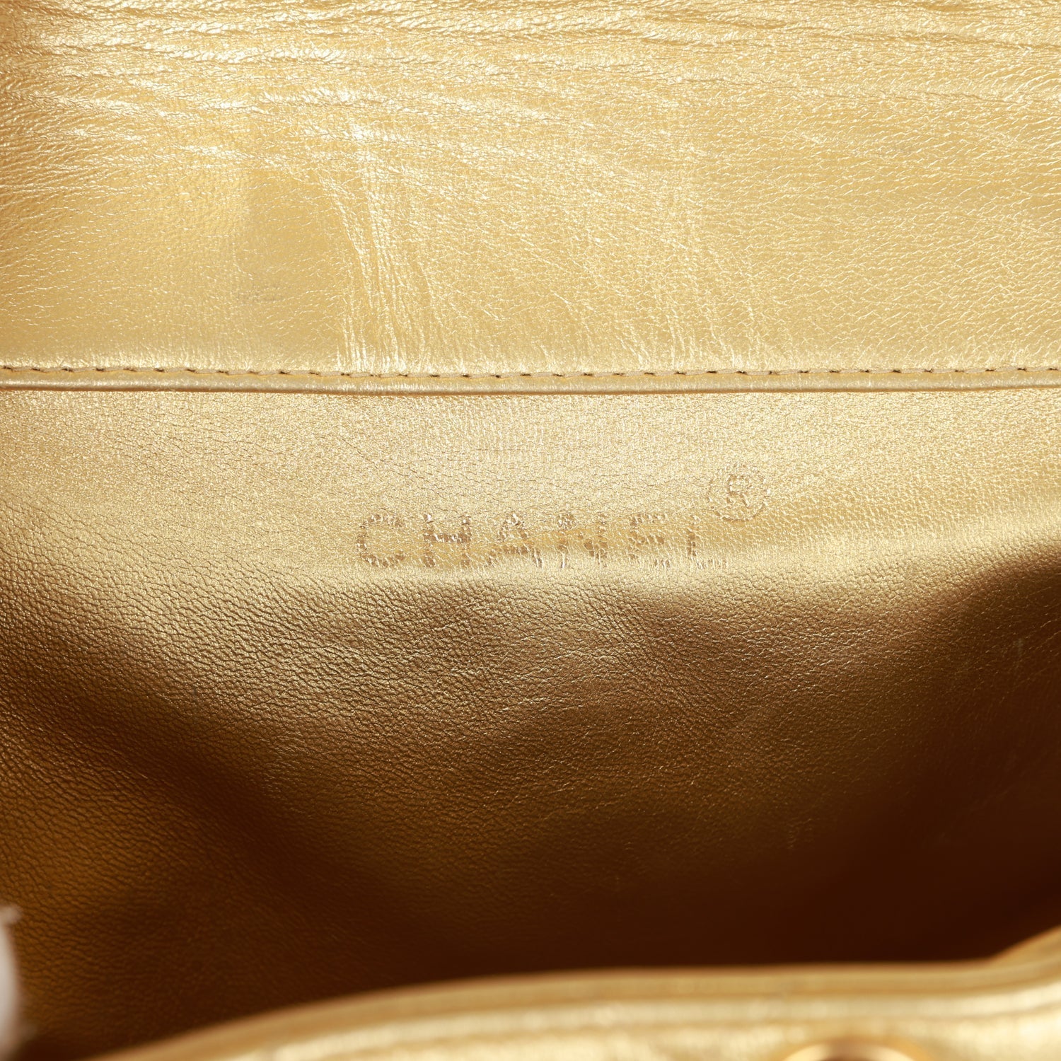 vintage-chanel-duma-backpack-gold-metallic-lambskin-gold-metal