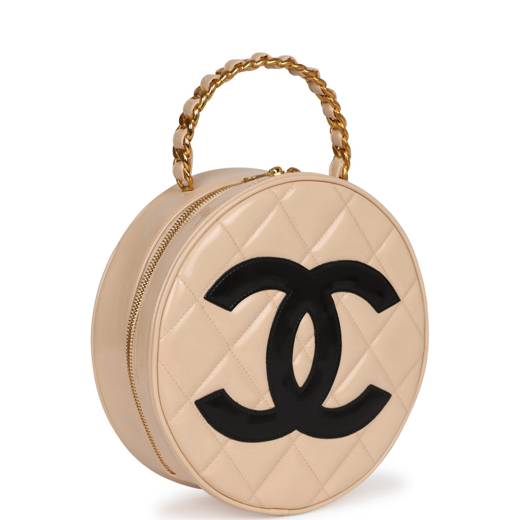 vintage-chanel-round-vanity-bag-beige-and-black-patent-leather-antique-gold-metal