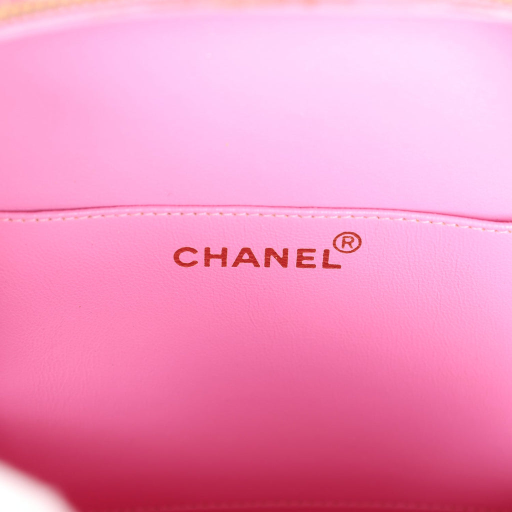 vintage-chanel-round-vanity-bag-pink-and-black-patent-leather-antique-gold-metal-1