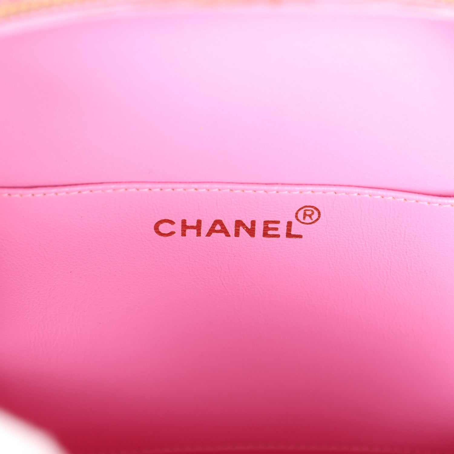 vintage-chanel-round-vanity-bag-pink-and-black-patent-leather-antique-gold-metal-1