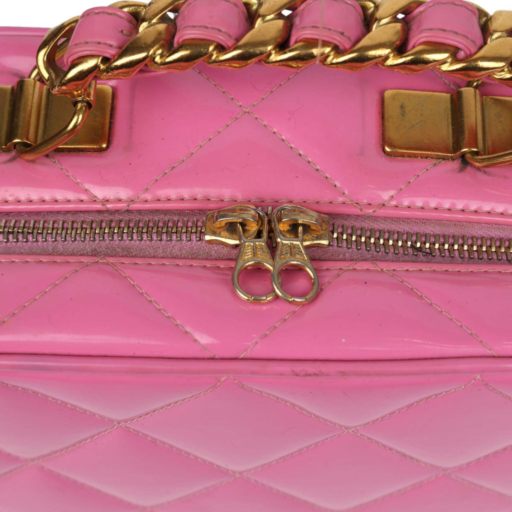 vintage-chanel-lunchbox-vanity-bag-pink-patent-gold-metal