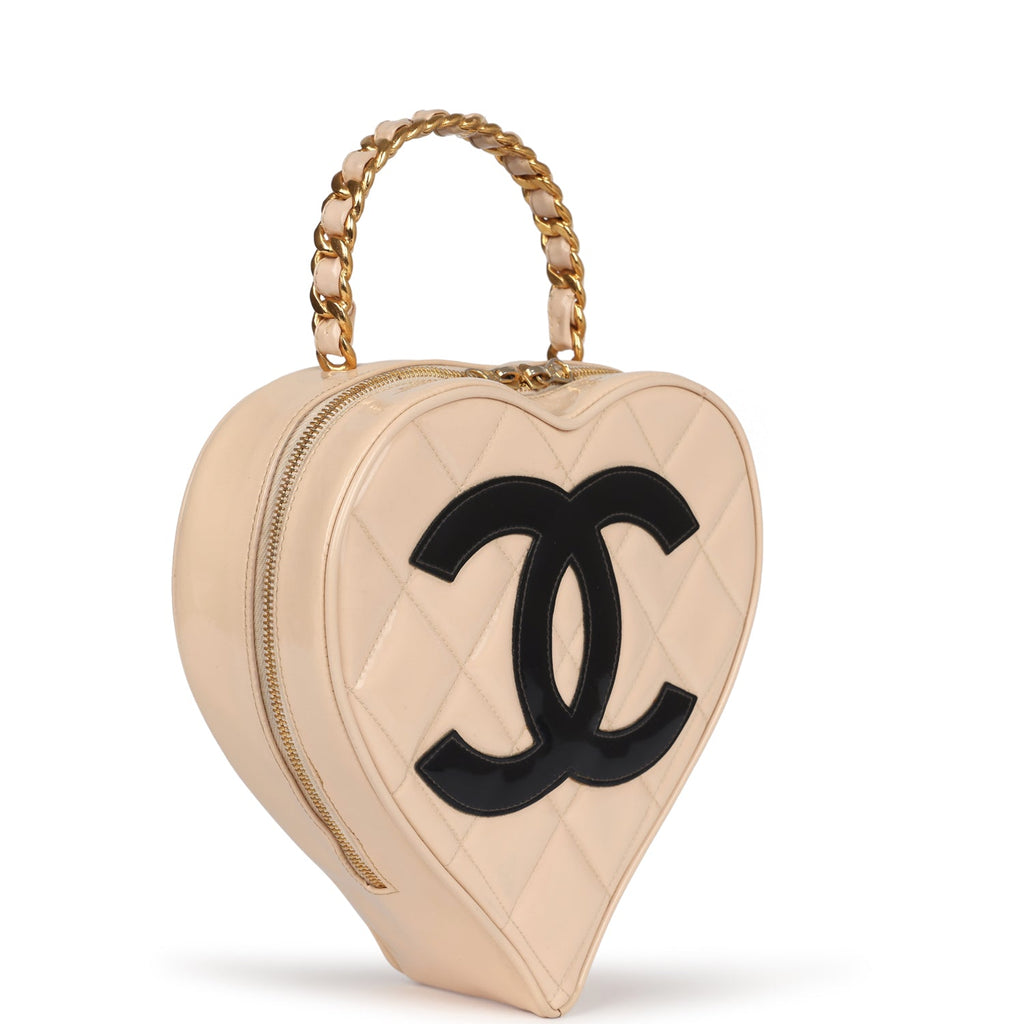 vintage-chanel-heart-vanity-bag-beige-and-black-patent-antique-gold-metal