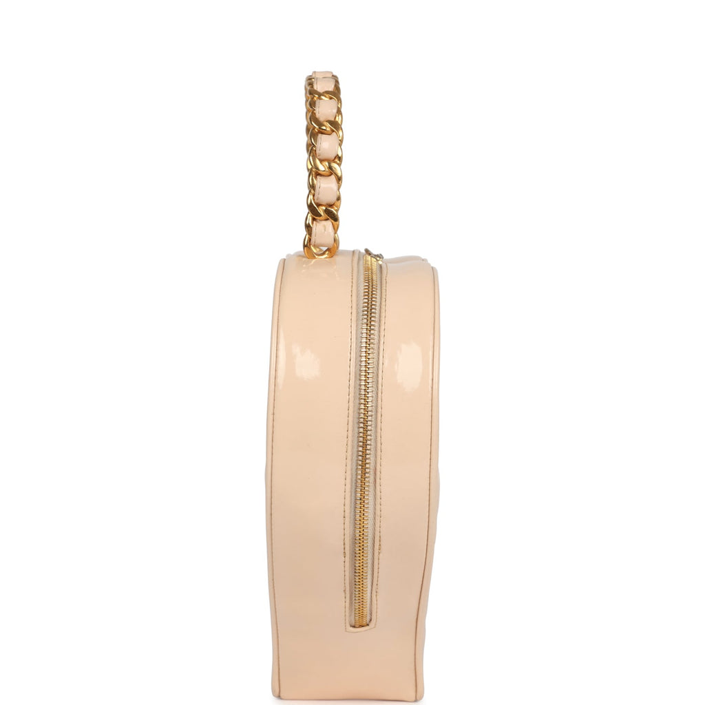 vintage-chanel-heart-vanity-bag-beige-and-black-patent-antique-gold-metal