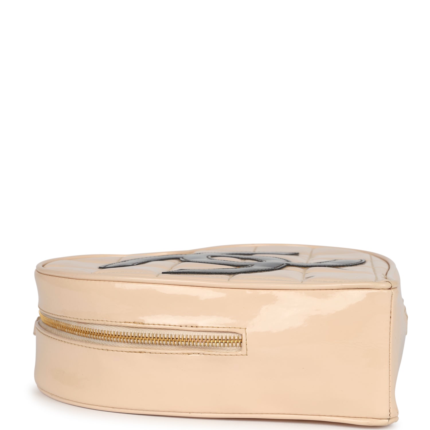 vintage-chanel-heart-vanity-bag-beige-and-black-patent-antique-gold-metal