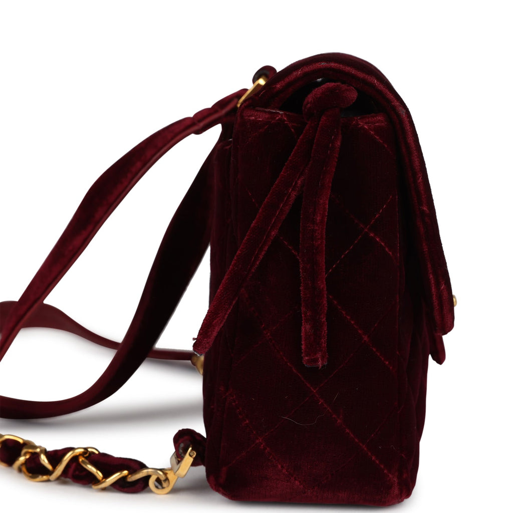 vintage-chanel-medium-classic-flap-backpack-burgundy-velvet-gold-metal