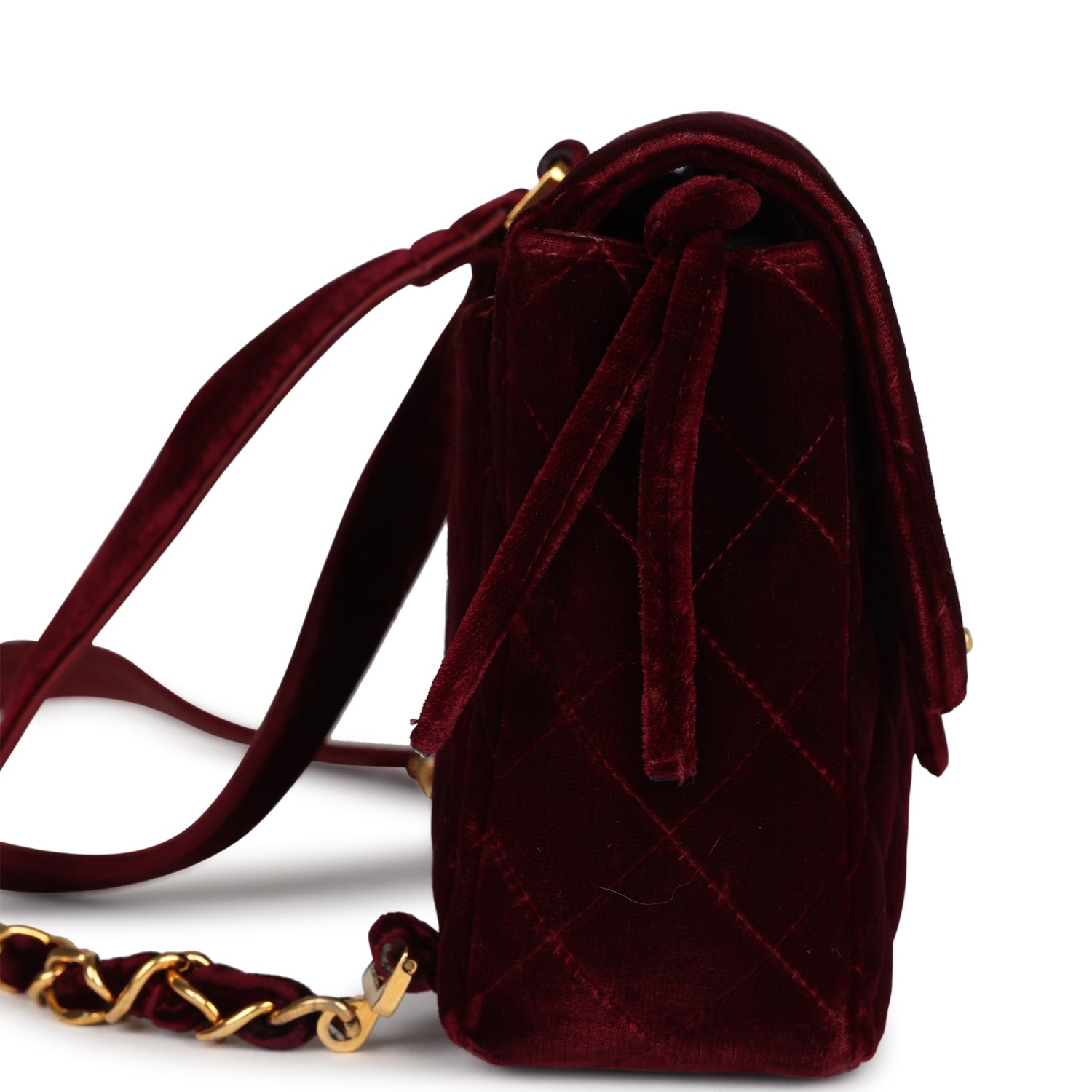vintage-chanel-medium-classic-flap-backpack-burgundy-velvet-gold-metal
