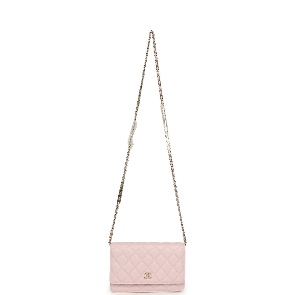 chanel-wallet-on-chain-woc-light-pink-caviar-light-gold-metal-2