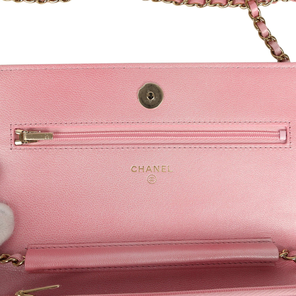 chanel-classic-wallet-on-chain-ombre-pink-shiny-goatskin-light-gold-metal