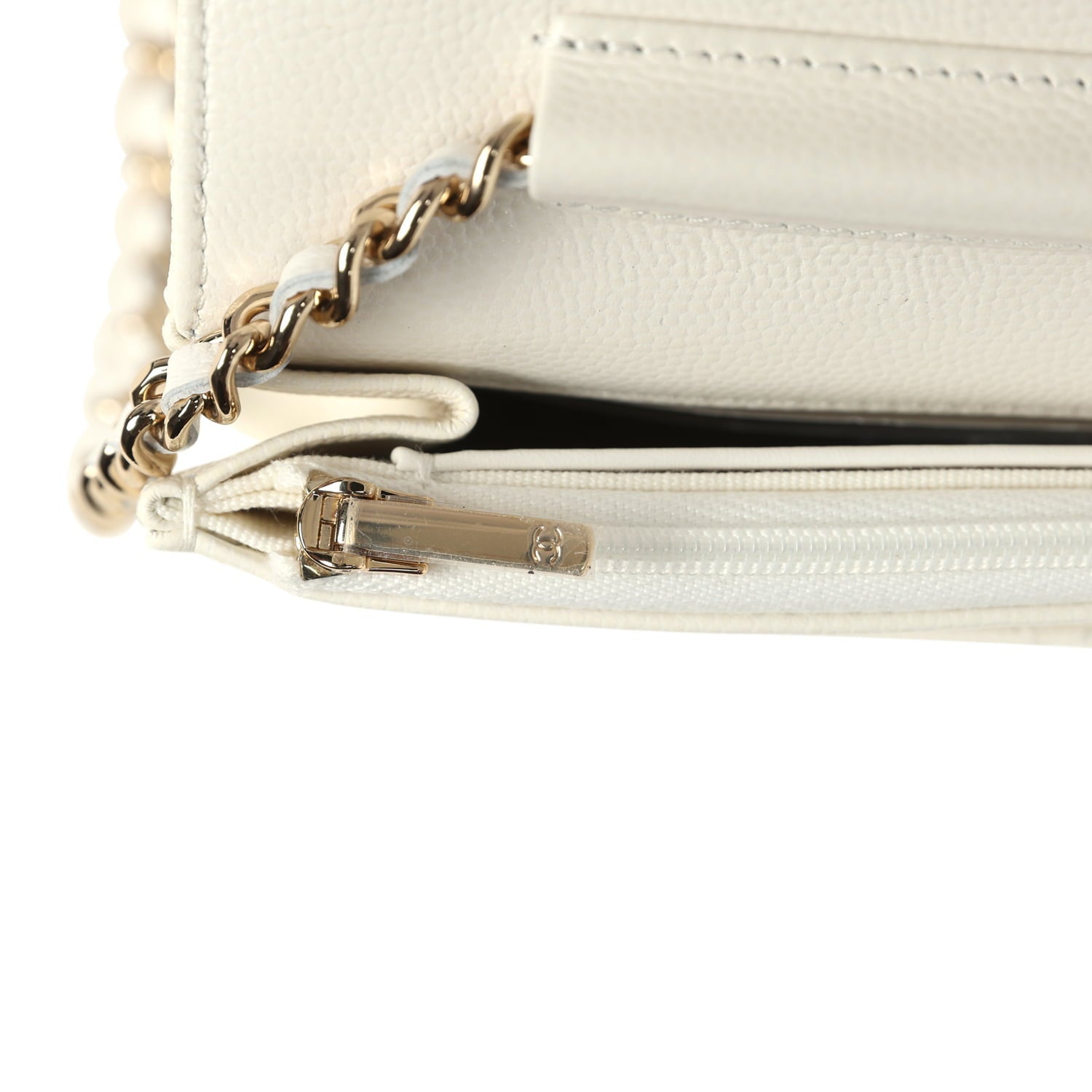chanel-wallet-on-chain-woc-white-shiny-caviar-light-gold-metal