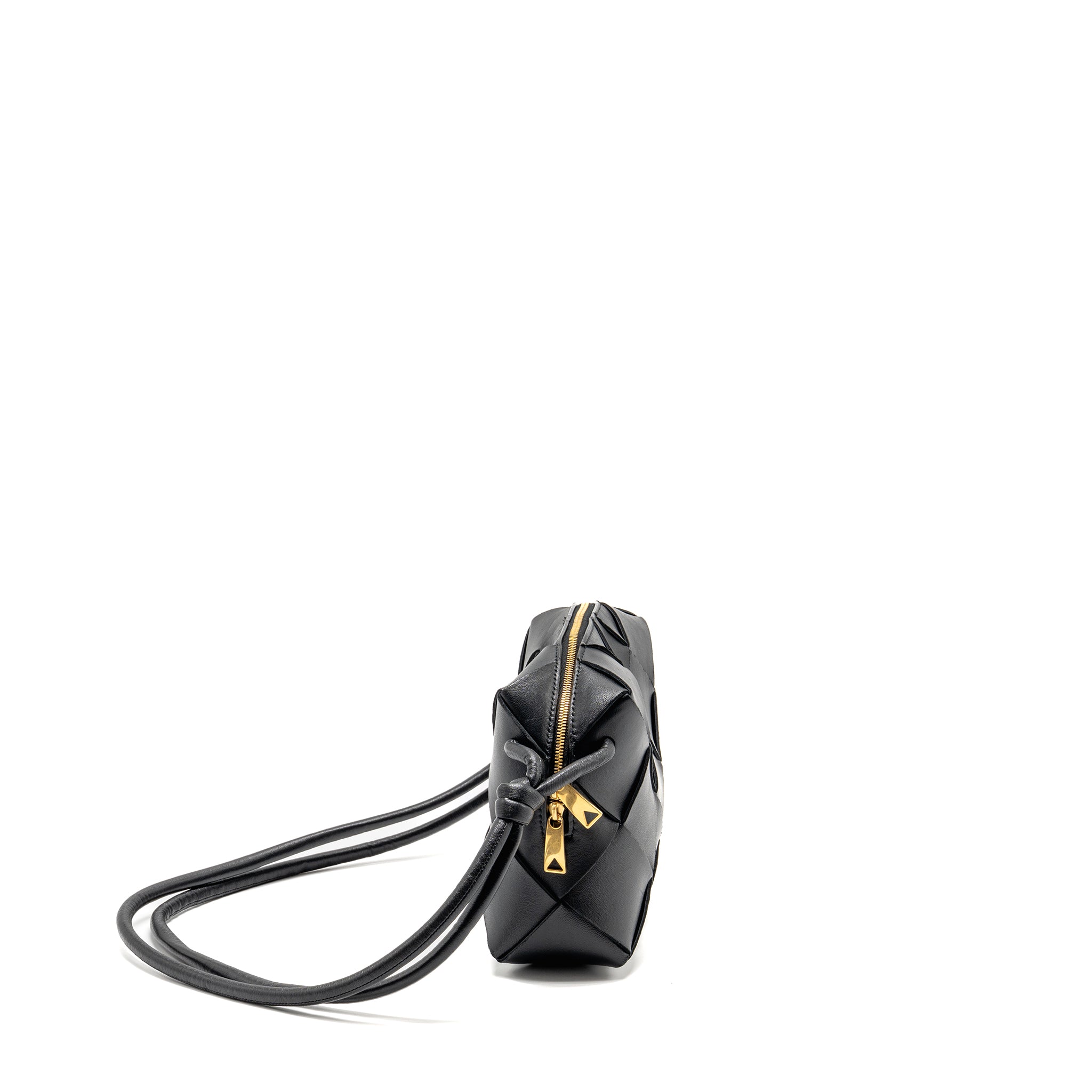 bottega-veneta-cassette-camera-bag-smooth-intreccio-leather-black-ghw