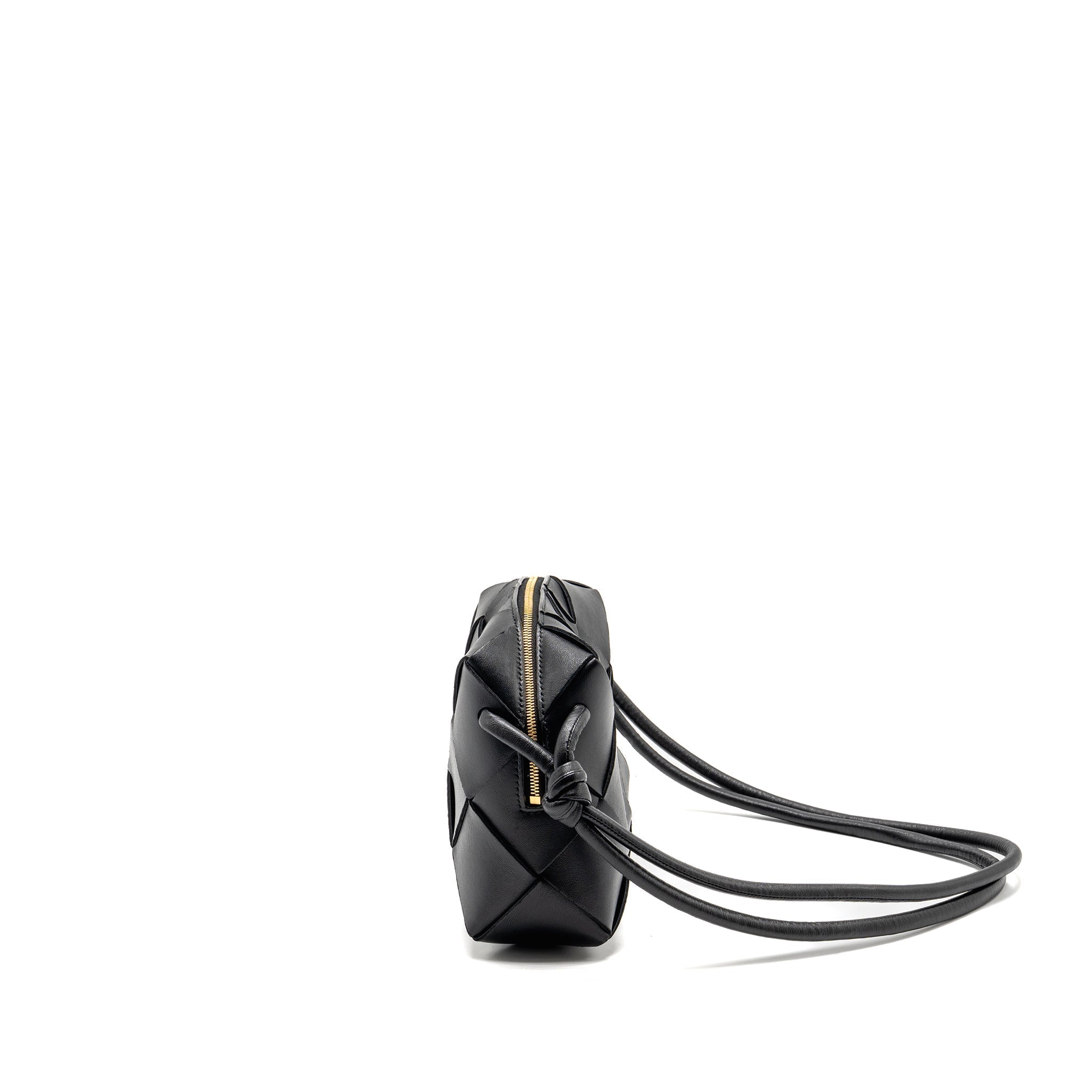 bottega-veneta-cassette-camera-bag-smooth-intreccio-leather-black-ghw