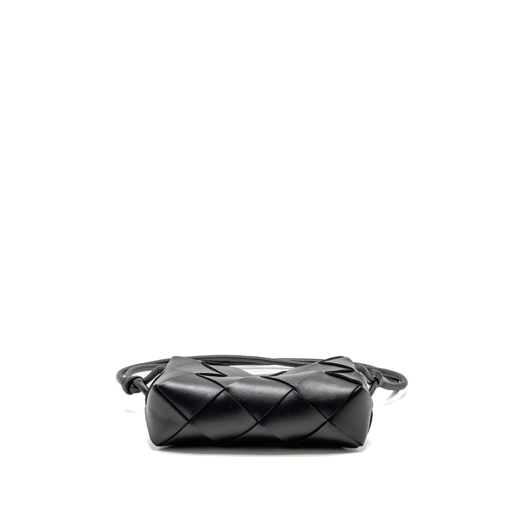 bottega-veneta-cassette-camera-bag-smooth-intreccio-leather-black-ghw