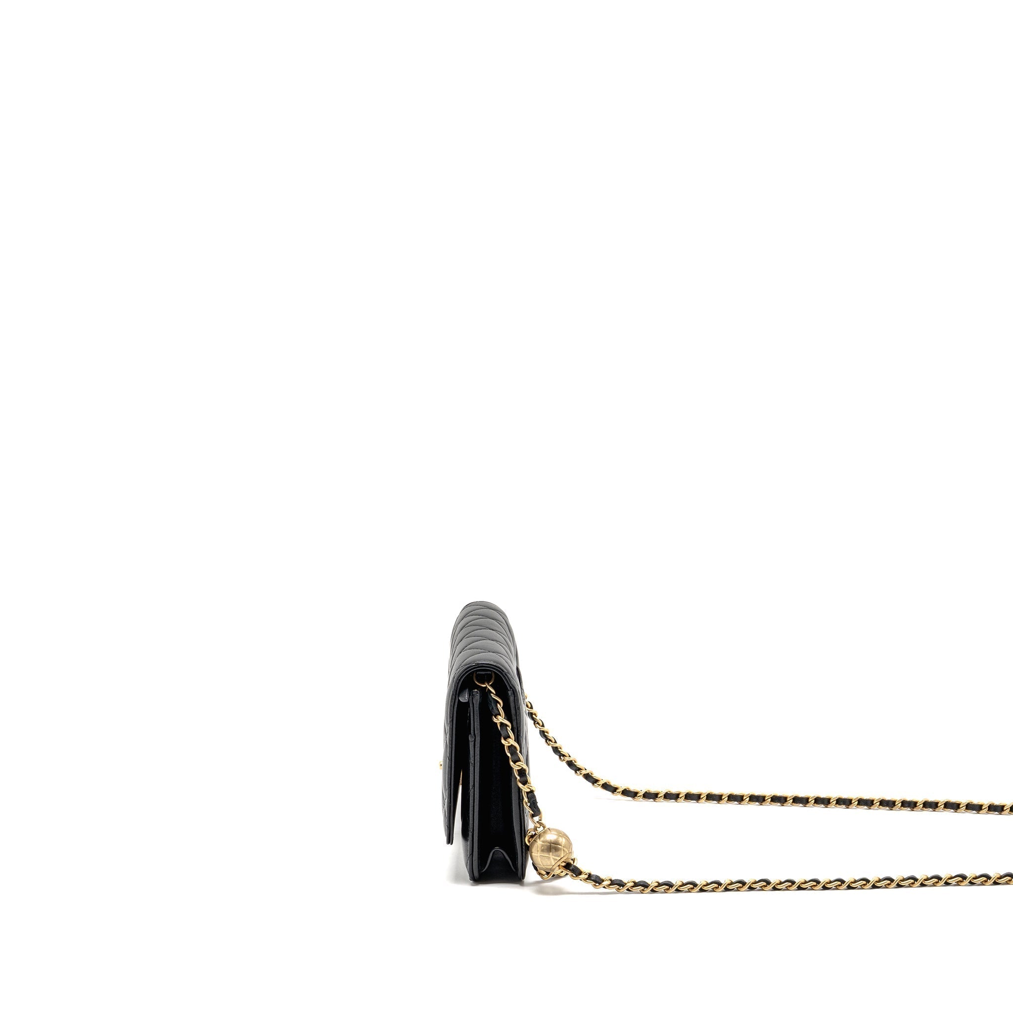 chanel-pearl-crush-wallet-on-chain-lambskin-black-ghwmicrochip-2