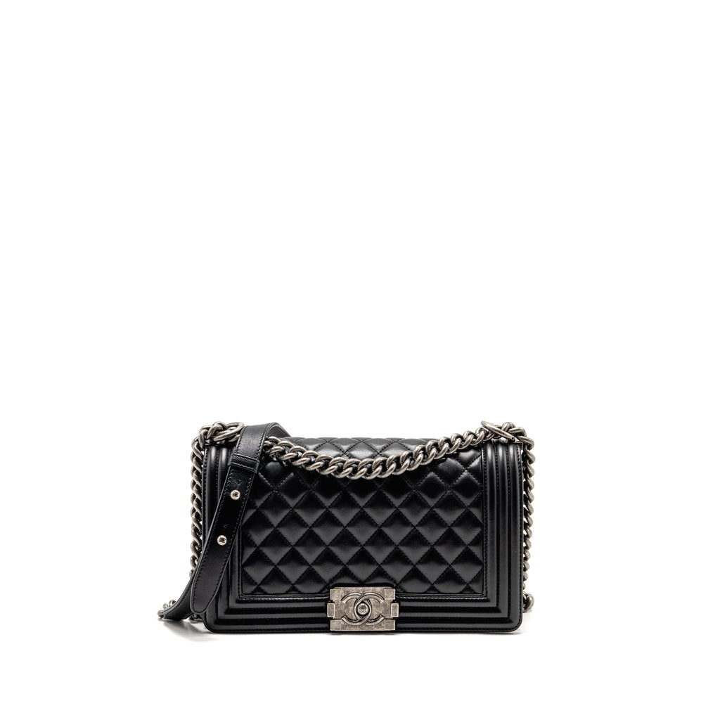chanel-medium-boy-bag-lambskin-black-ruthenium-shw-2