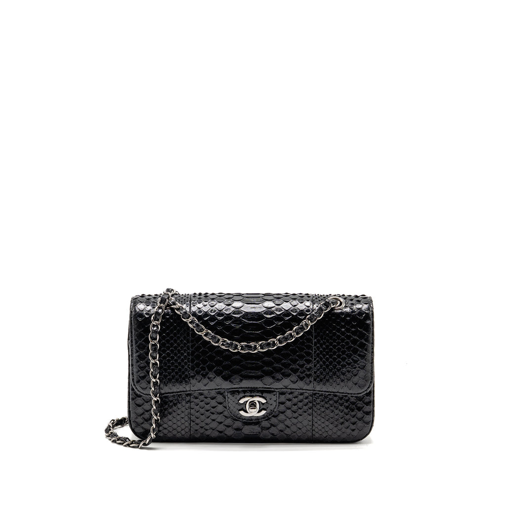 chanel-black-1