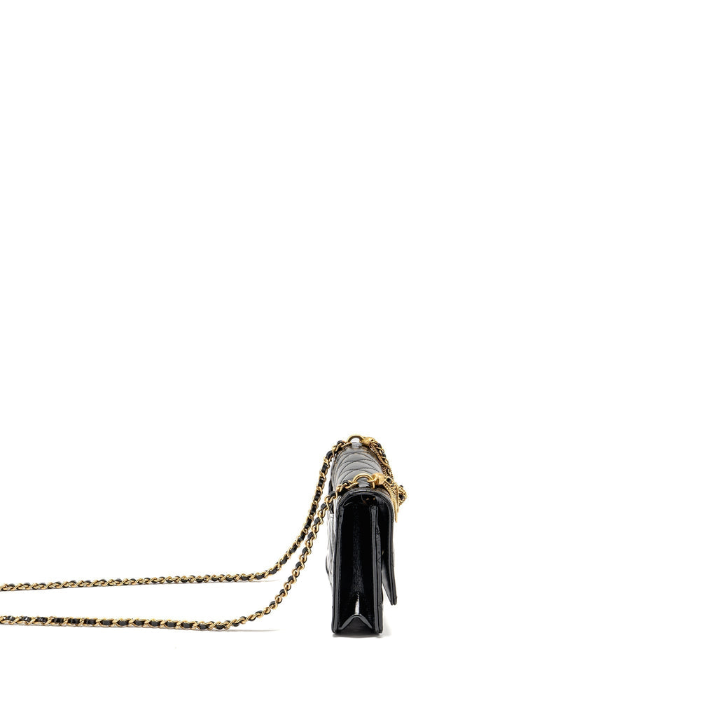 chanel-24a-detailed-chain-wallet-on-chain-shiny-calfskin-black-ghw-microchip