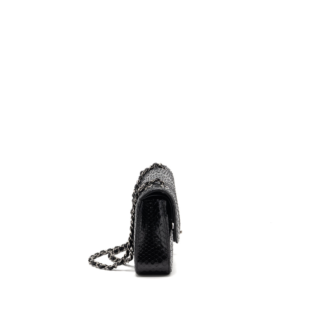 chanel-black-1
