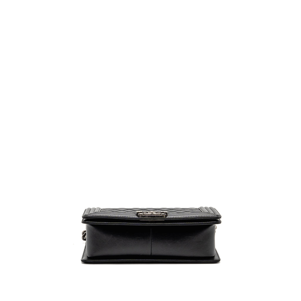 chanel-medium-boy-bag-lambskin-black-ruthenium-shw-2