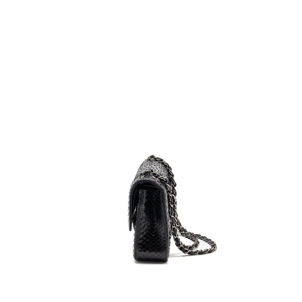 chanel-black-1