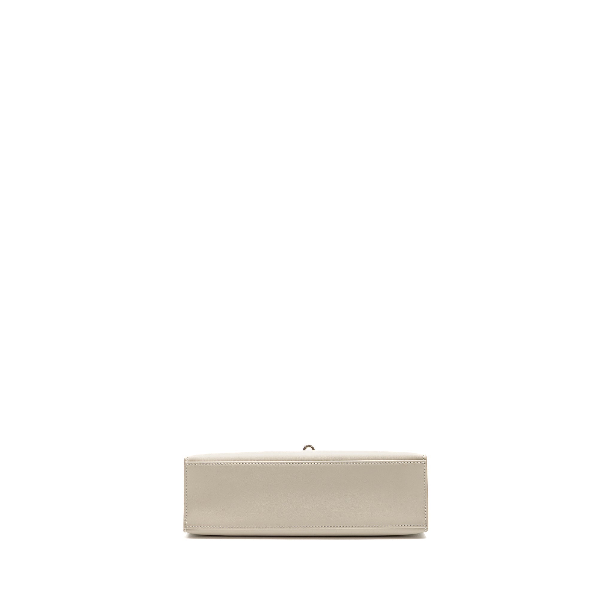 hermes-kelly-pochette-swift-gris-perle-shw-stamp-k