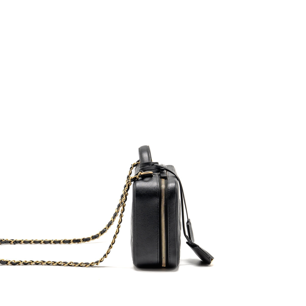 chanel-cc-filigree-vanity-caviar-black-ghw