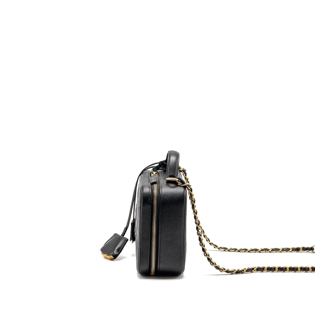 chanel-cc-filigree-vanity-caviar-black-ghw