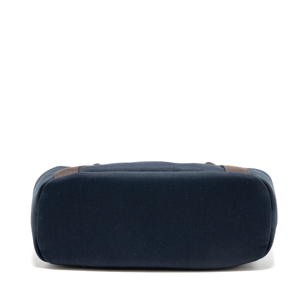hermes-the-grooming-bag-canvas-bleu-navy-feu-shw-stamp-k