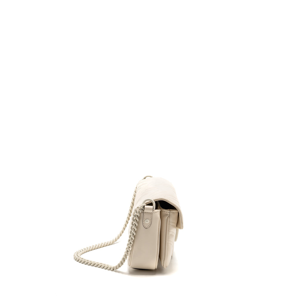 gucci-medium-gg-marmont-shoulder-bag-white-matelasse-chevron-leather-with-white-hardware-copy