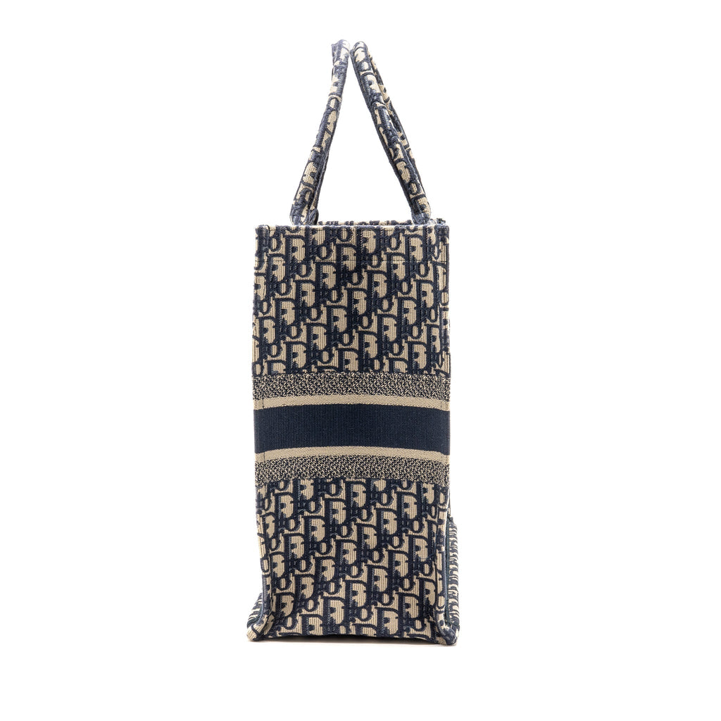 dior-large-book-tote-blue-dior-oblique-embroidery-2