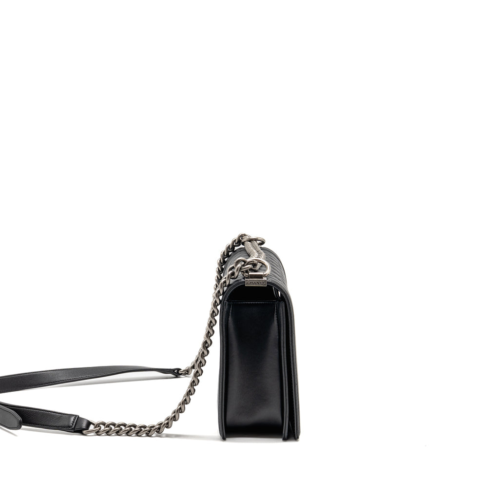 chanel-new-medium-boy-bag-calfskin-black-ruthenium-hardware