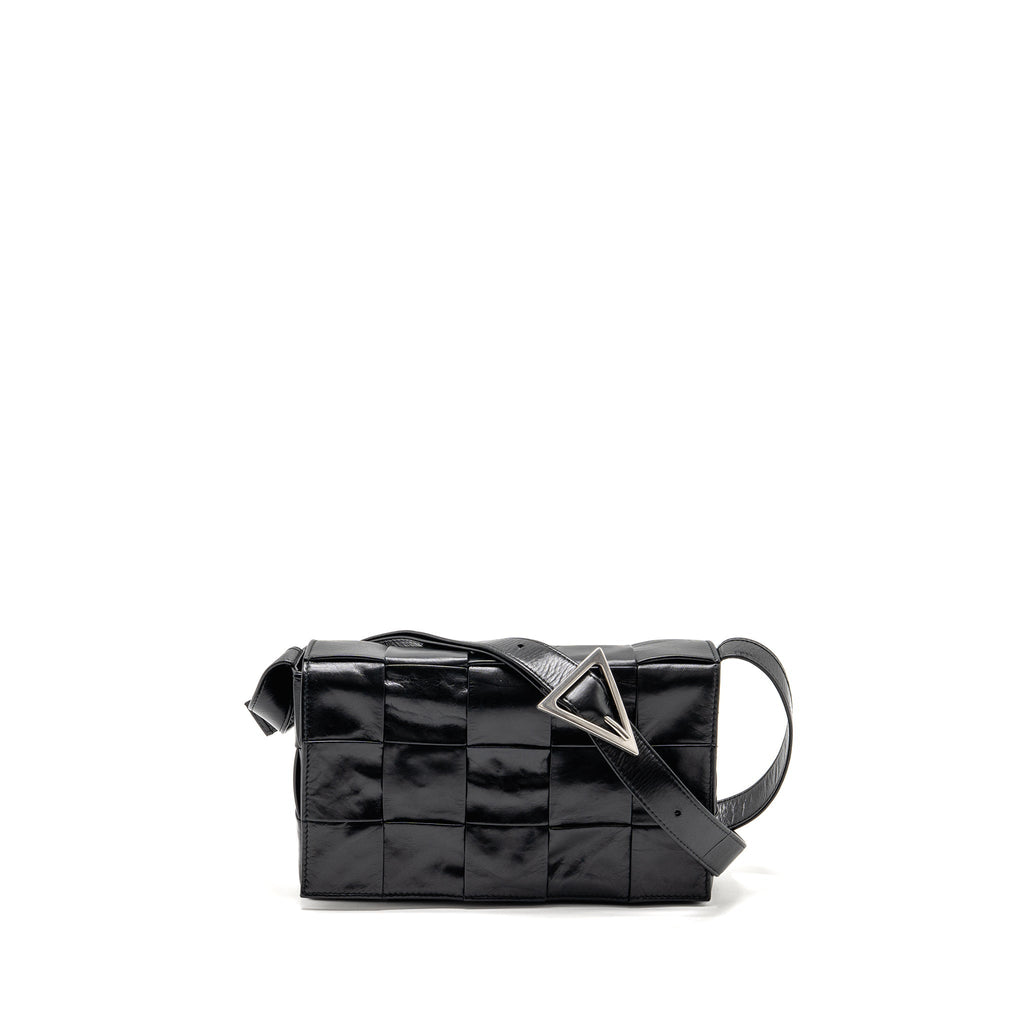 bottega-veneta-cassette-messenger-bag-calfskin-black-shw