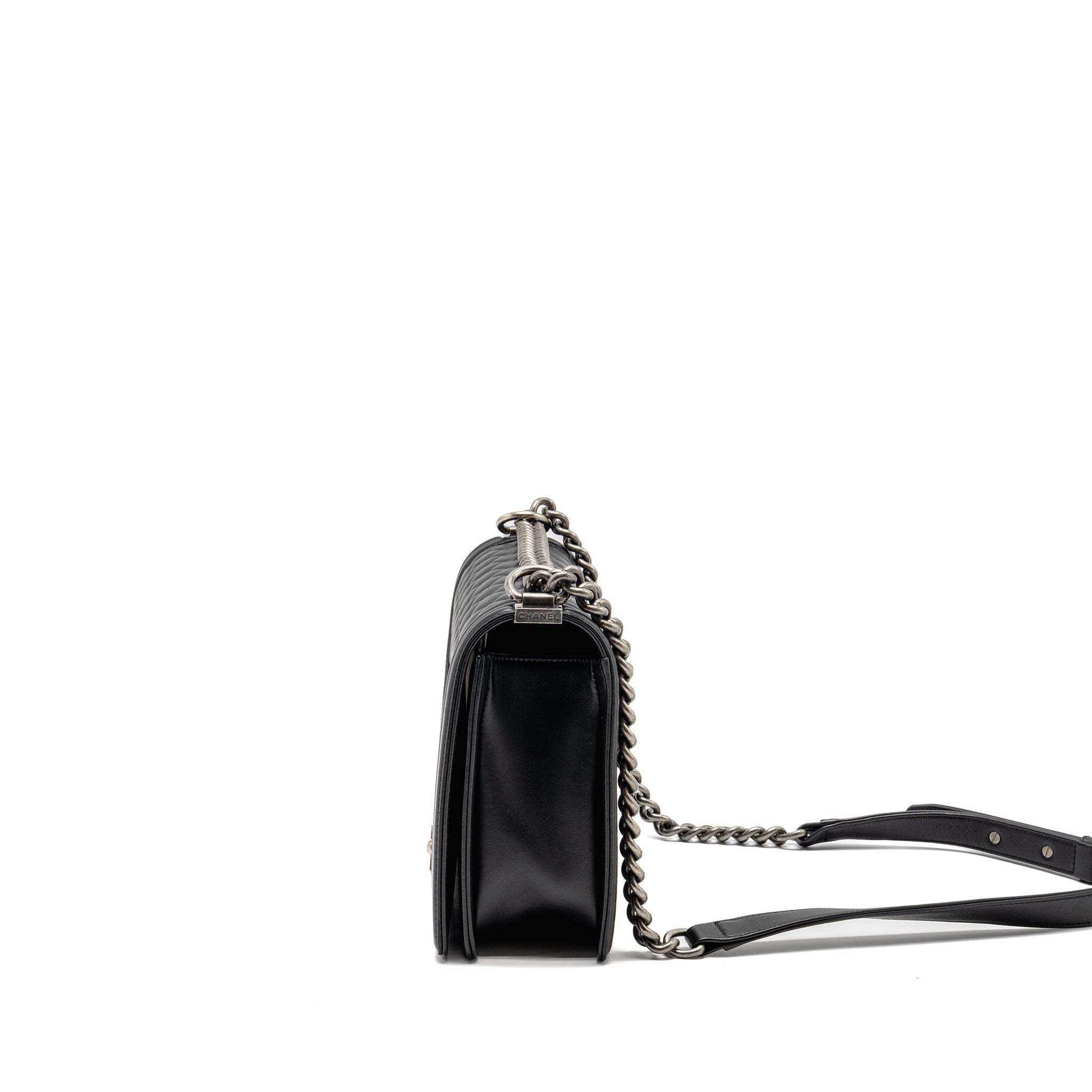 chanel-new-medium-boy-bag-calfskin-black-ruthenium-hardware