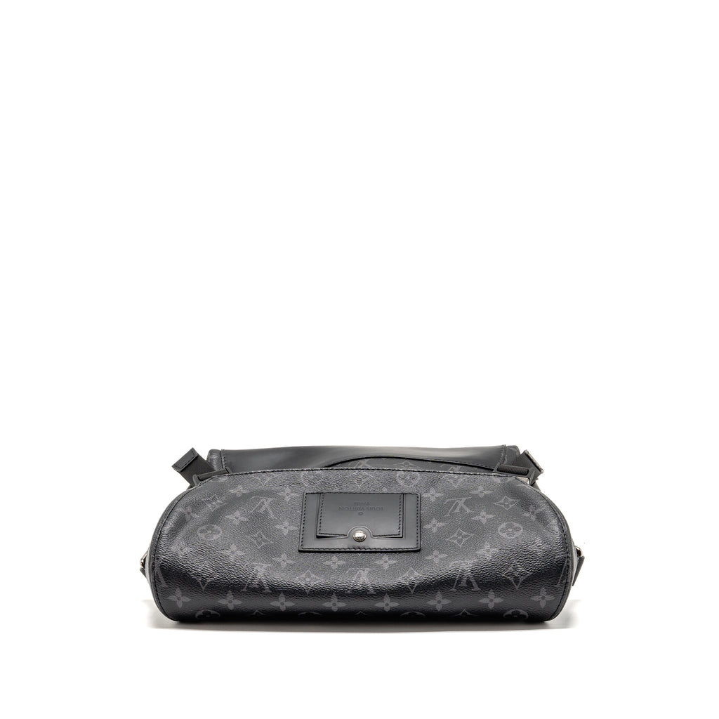 louis-vuitton-messenger-voyager-pm-monogram-eclipse-black-shw