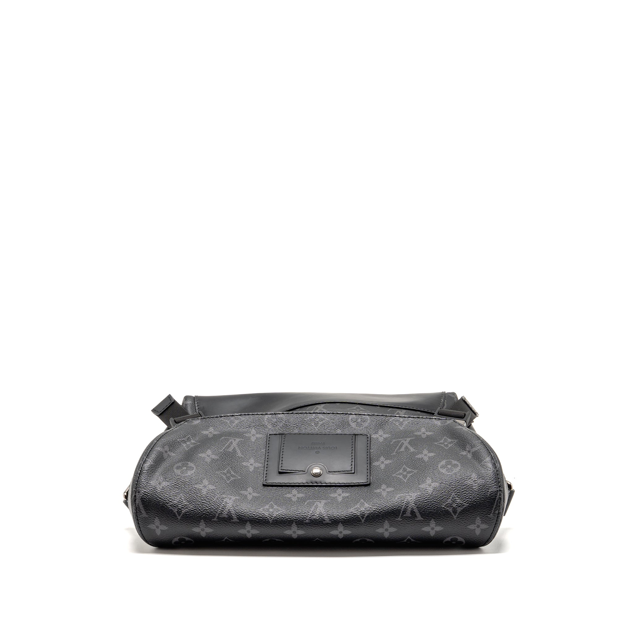 louis-vuitton-messenger-voyager-pm-monogram-eclipse-black-shw