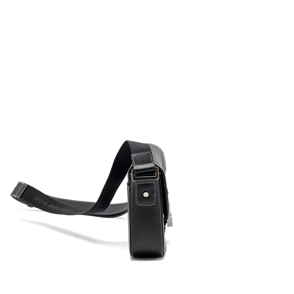 dior-medium-saddle-flap-messenger-bag-grained-calfskin-black-ghw