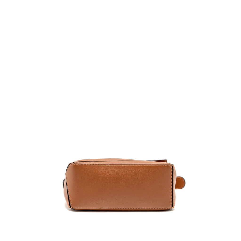 loewe-small-puzzle-bag-calfskin-tan-shw-4