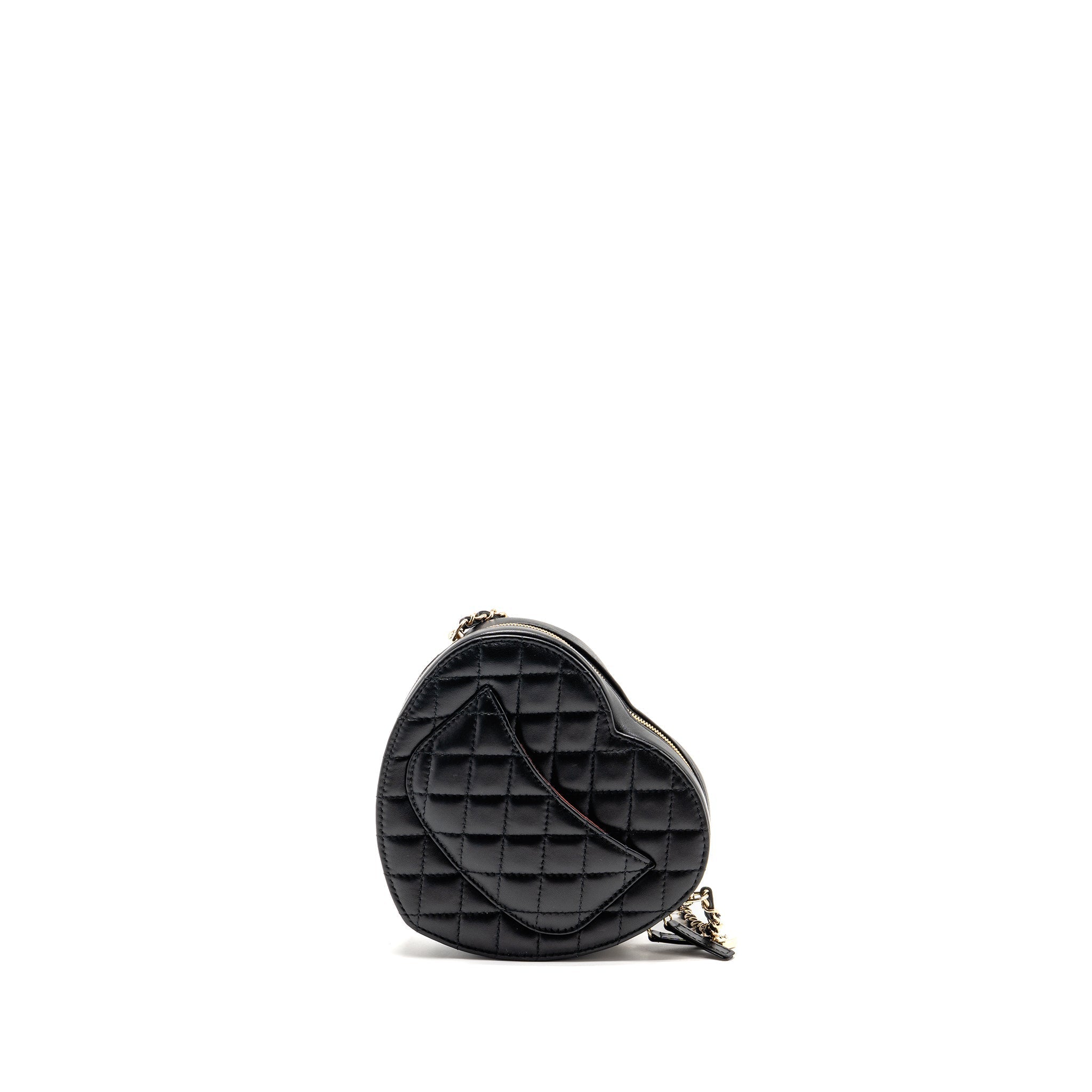 chanel-22s-cc-in-love-heart-bag-lambskin-black-lghw-microchip
