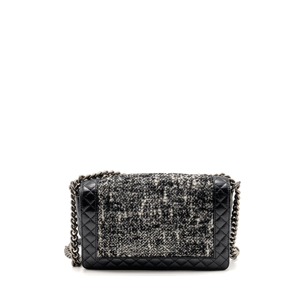 chanel-boy-bag-black-1