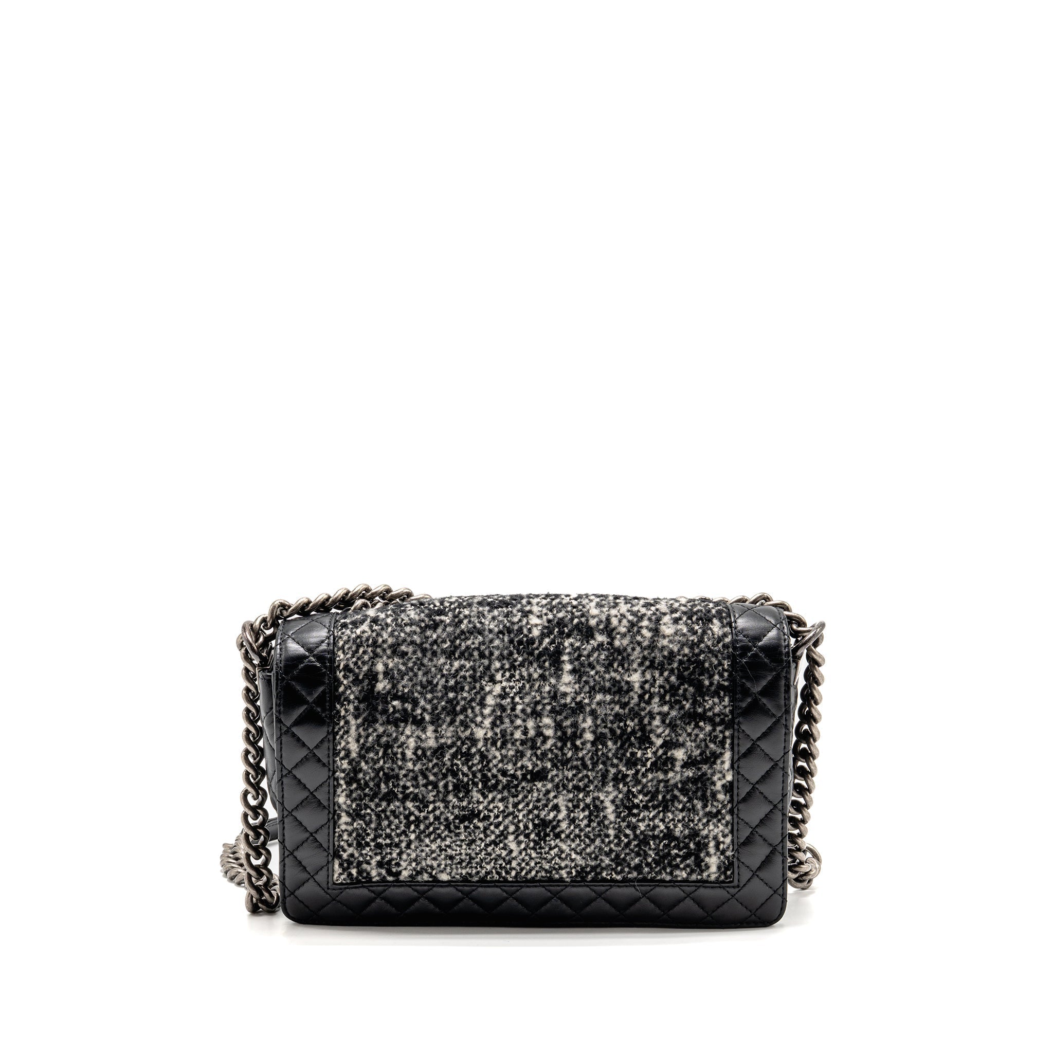 chanel-boy-bag-black-1