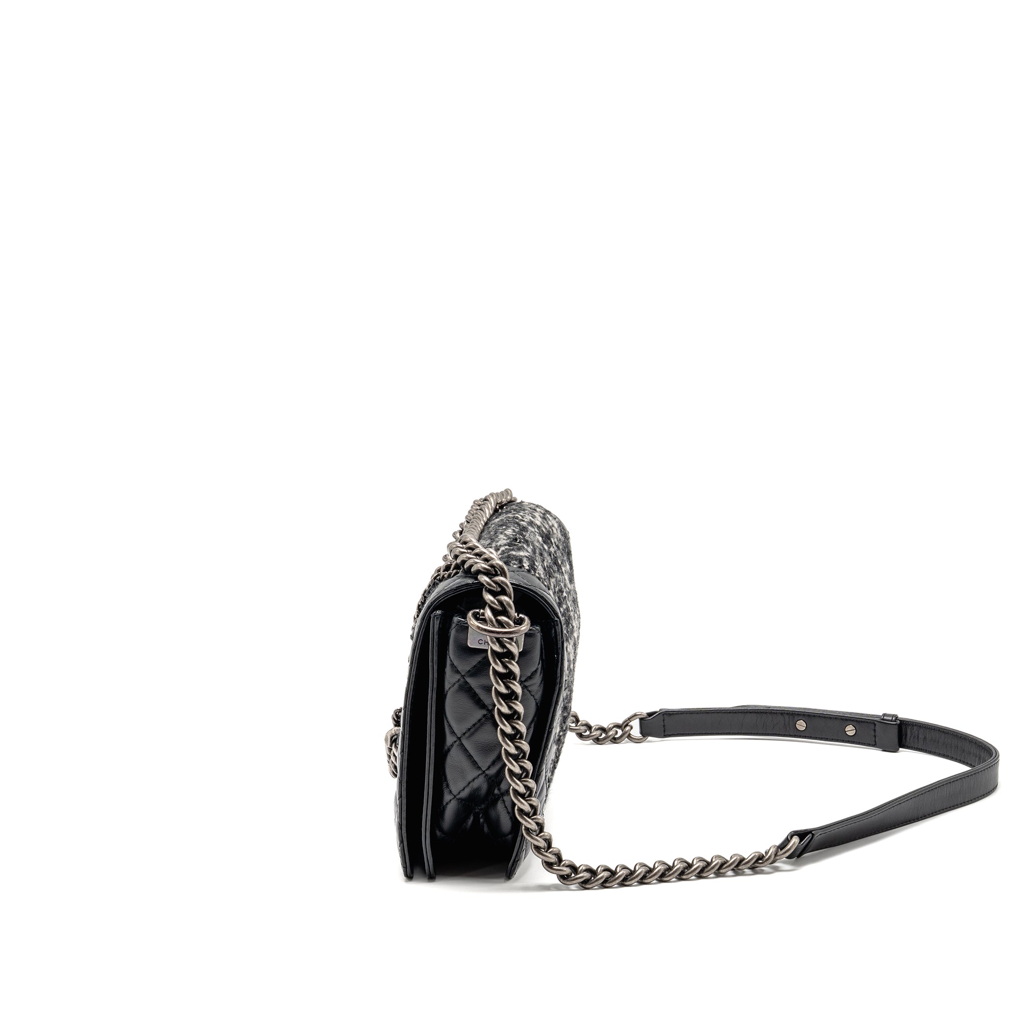 chanel-boy-bag-black-1