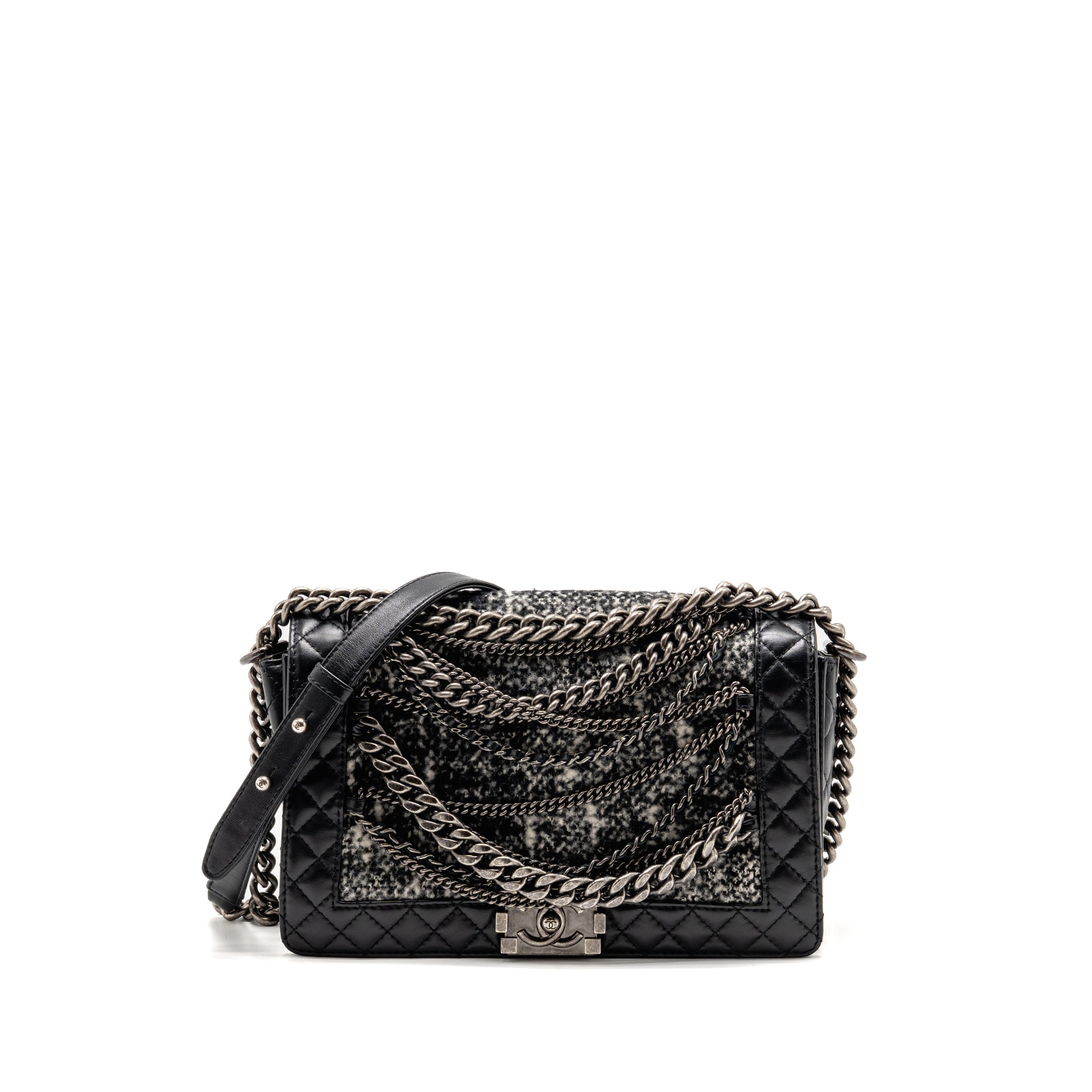chanel-boy-bag-black-1