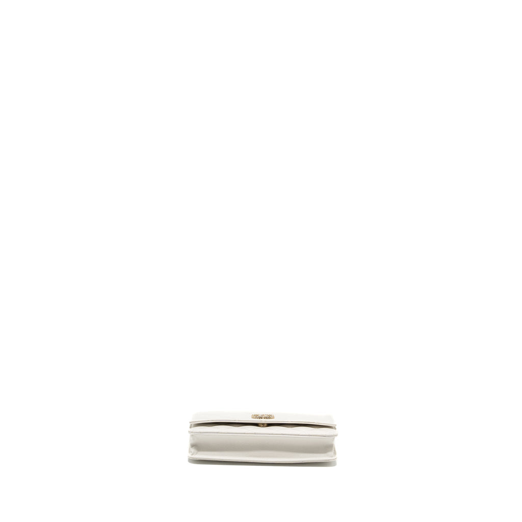 copy-of-chanel-detail-crystal-cc-logo-wallet-on-chain-caviar-white-lghwmicrochip