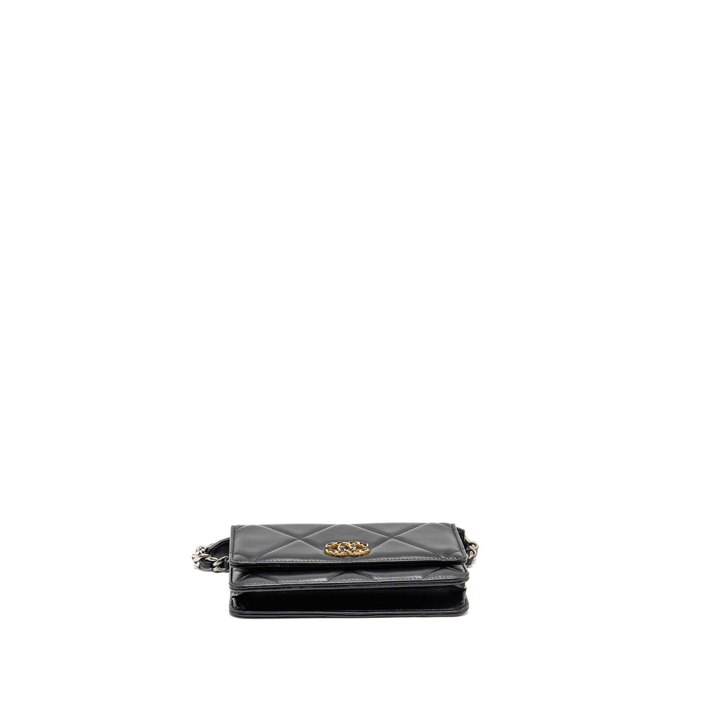 chanel-19-wallet-on-chain-lambskin-black-multicolour-hardware-1